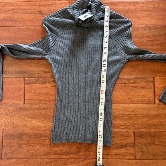 NWT INC International Concepts Gray Ribbed Turtleneck Sweater Size Large - Picture 7 of 7